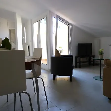 Cha Apartament *
